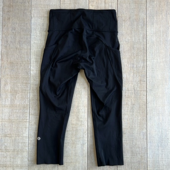 Black lululemon fast and free running tights - size 4 - Picture 3 of 4